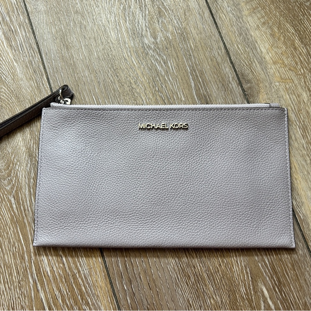 Michael Kors Pebble Leather Wristlet in Light Gray wallet